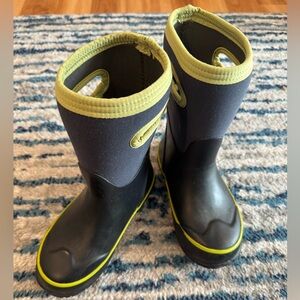 Bogs Kids K Grasp Winter Waterproof Rain Boot Navy Blue & Black with Green edge